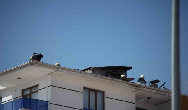 Konya’da 5 katlı apartmanda yangın paniği