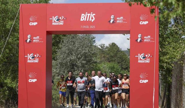 Özgür Özel, CHP 102’nci Yıl Koşusu’na katıldı
