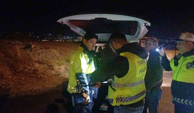 Durdurduğu cipten ruhsatsız tüfek çıktı