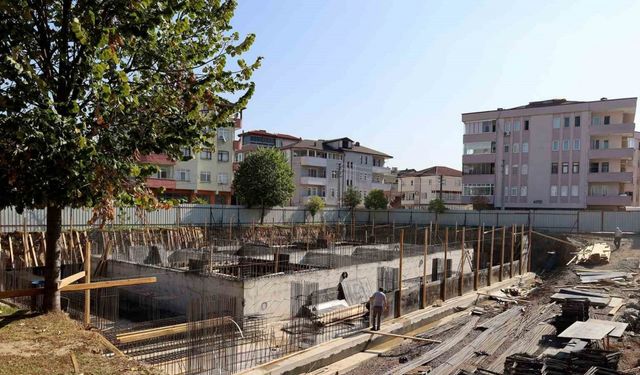 Sakarya'da Yüzme Havuzu ve Gençlik Merkezi Hızla Yükseliyor