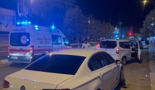 Seyir halindeki otomobile silahlı saldırı düzenlendi