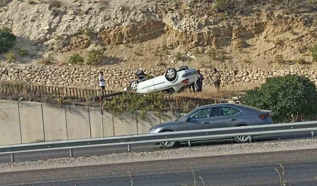 Sivas’ta takla atan otomobilin sürücüsü yaralandı