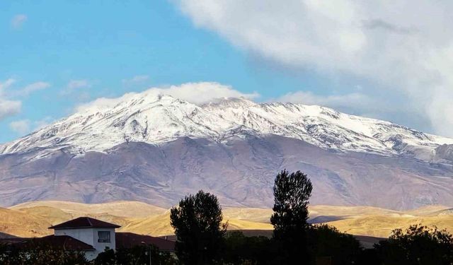 Bitlis’in Süphan Dağı beyaza büründü