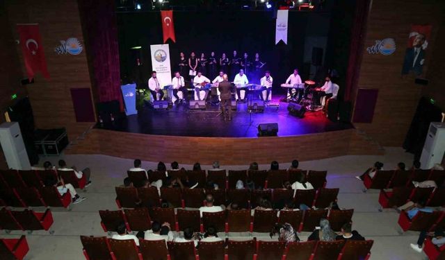 Van Büyükşehir Belediyesi Konservatuvarı'ndan Mezuniyet