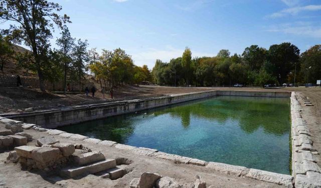 1800 Yıllık Tyana Roma Havuzu’nda Kazılar Kesintisiz Sürüyor