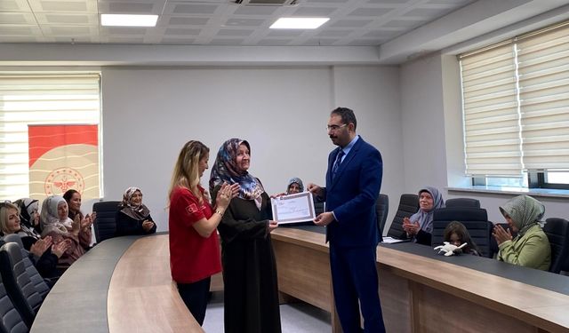 Öğrenmenin Yaşı Yok: 60 Yaşında İlk Yardım Sertifikası Aldı