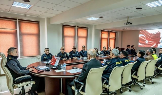 Haftalık operasyon planlarını gözden geçirdi