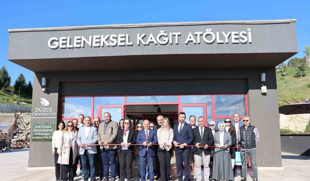 Botanik bahçenin çiçekleri sergisi beğeniye sunuldu