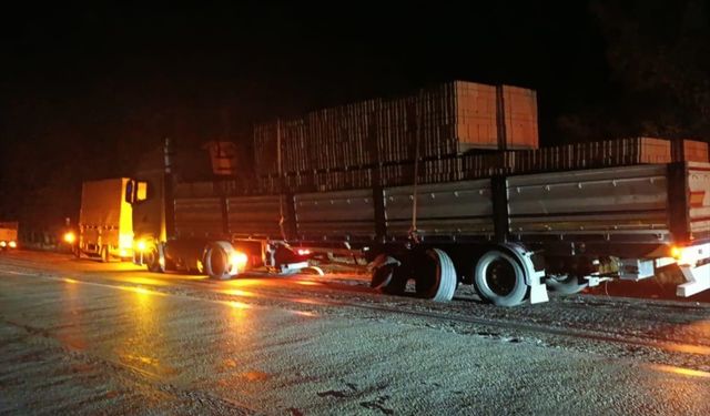 Otomobille tırın çarpıştı: 1 kişi öldü, 2 kişi yaralandı