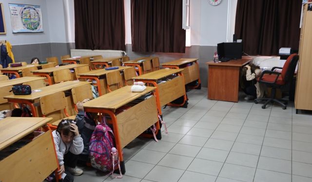 Deprem ve Yangın Tatbikatıyla Teoriden Pratiğe Geçildi