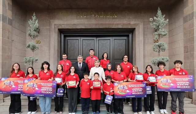 Dumlupınar BİLSEM 37 Ödülle Türkiye'nin Zirvesinde