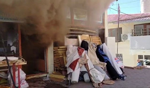 Elazığ’da Korkutan Yangın: İş Yerine Sıçradı