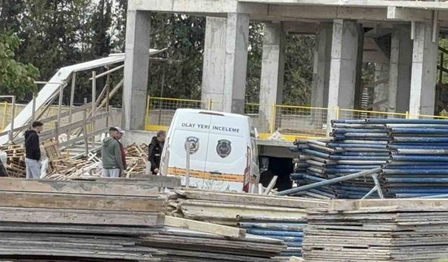 İnşaatın 8. Katından Düşen Genç İşçi Ağır Yaralı