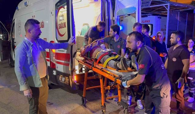 Otobobil şarampole yuvarlandı: 2 ağır yaralı