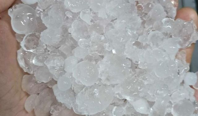 Manisa Alaşehir’de Ceviz Büyüklüğünde Dolu Yağdı