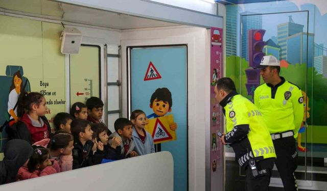Muş Emniyetinden Miniklere Uygulamalı Trafik Dersi