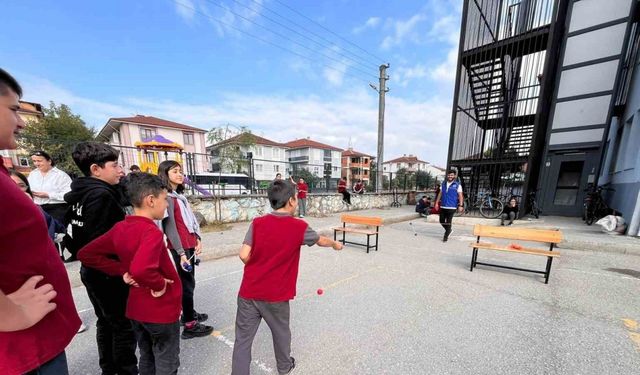 Öğrenciler Akıl Oyunları ve Geleneksel Sporlarla Eğleniyor