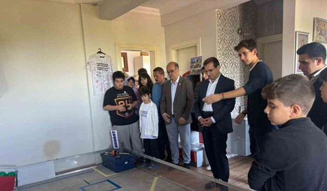 Güldoğan, geleceğin bilim insanlarıyla buluştu