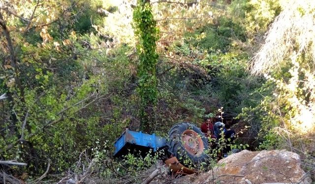 Şarampole Devrilen Traktörün Sürücüsü Öldü