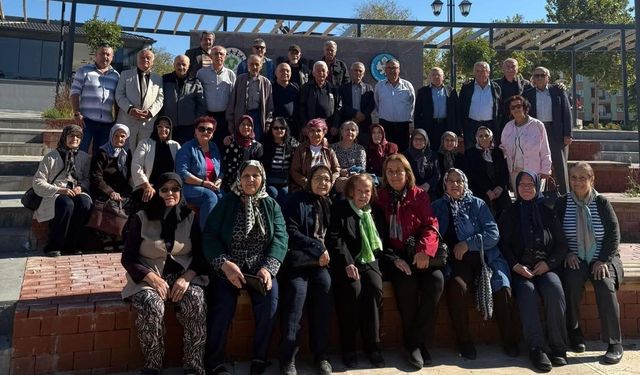 Sarıgöl'ün 1968 Mezunları İlkokul Öğretmenleriyle Buluştu