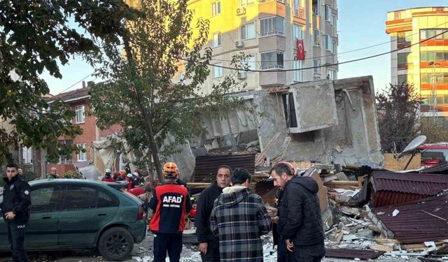 SON DAKİKA: Gebze'de Çöken Binanın Enkazında 7 Kişi Var!