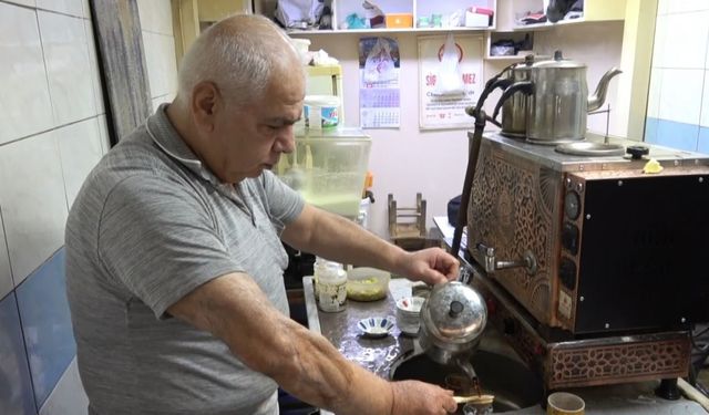 Tarihi Çarşının Yarım Asırlık Çınarı: Meslek Sevgisi Bitmiyor