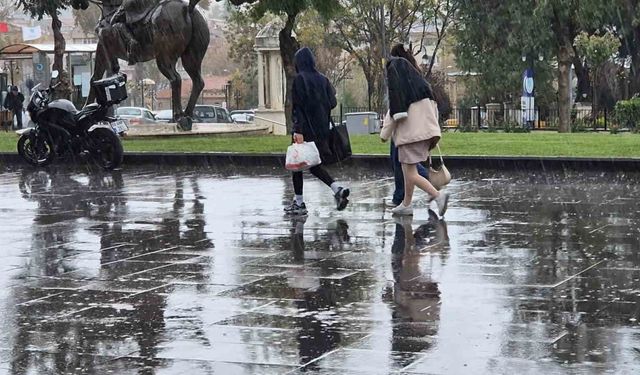 Tekirdağ’da Sağanak Yağış Hayatı Olumsuz Etkiledi