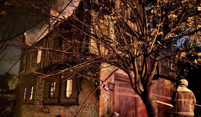 150 Yıllık Tarihi Konak Kül Oldu!