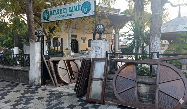 Söke’nin Tarihi İlyas Bey Camii’ne Bakım ve Yenileme