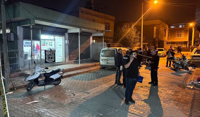 Adana'da Berber Dükkânı Savaş Alanına Döndü