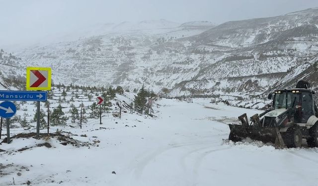 Adana’nın Yoğun Kar Yağışı; Feke'de Ekipler Seferber Oldu