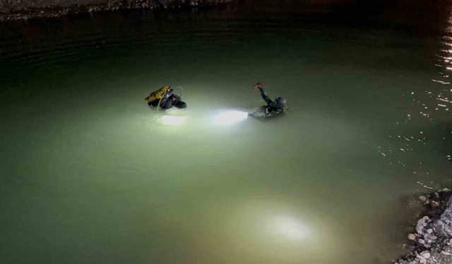 Adıyaman’da Kamyonet Gölete Düştü