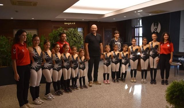 Başkan Zencirci, minik jimnastikcileri ağırladı