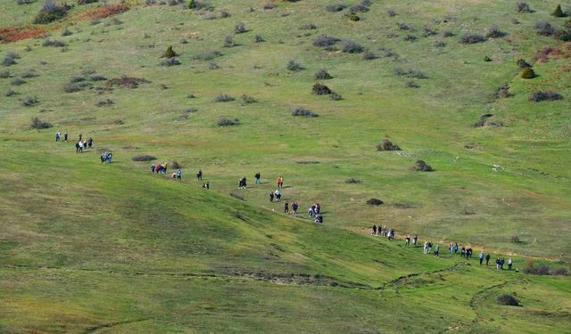 Doğa Tutkunları Karagöl-Sultanpınarı Parkuruna Hayran Kaldı