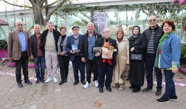 Emekli Öğretmen, 50 Yıl Önceki Öğrencileriyle Buluşması