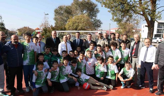 Erzincan’da 101 okulun bahçesine kauçuk zemin yapıldı