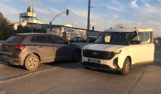 Eskişehir’de Araç Çarpışması: 6 Yaralı