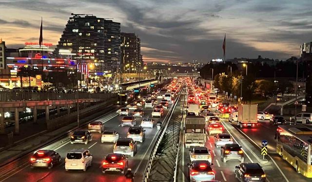 İstanbul’da trafik yoğunluğu yüzde 85’e ulaştı