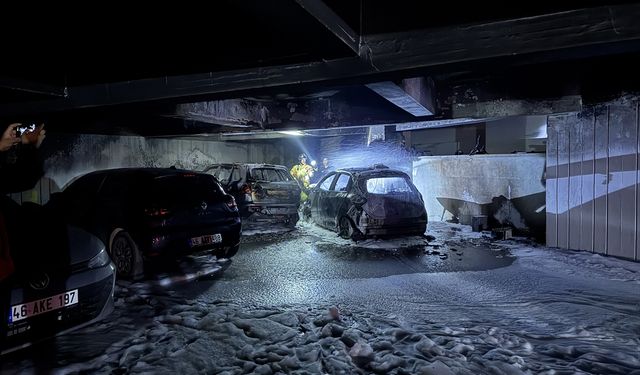 Kahramanmaraş'ta araç yangınında 18 kişi dumandan etkilendi