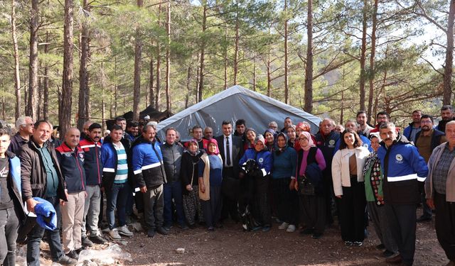 Mersin'de Sarıkeçili Yörükleri'ne Mont Yardımı