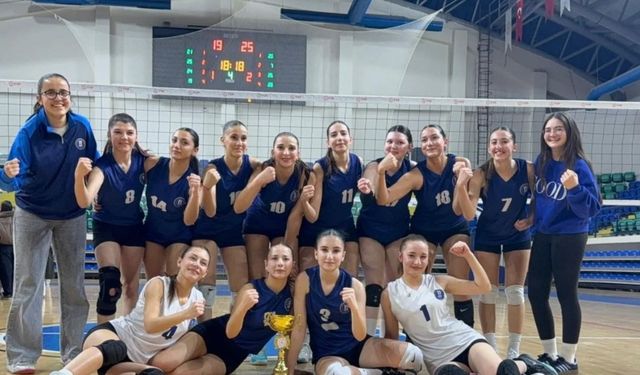 Kütahya Belediyespor Genç Kız Voleybol Takımı şampiyon oldu