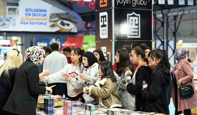 Malatya’da kitap fuarına 7’den 70’e yoğun katılım