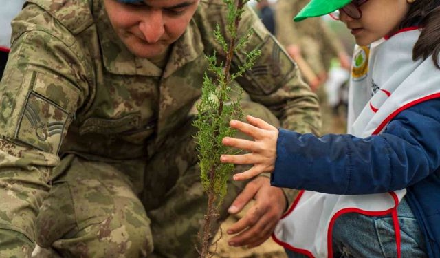 Manisa’da Geleceğe Nefes: Binlerce Fidan Toprakla Buluştu