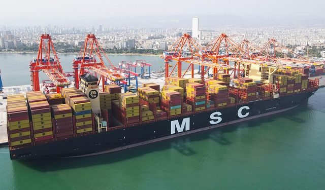 Mersin Limanı’na 400 Metrelik Dev Gemi