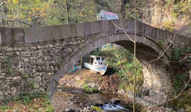 Kocaeli'de 150 yıllık taş köprü zamana meydan okuyor