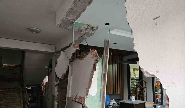 Sındırgı’da deprem esnafı olumsuz etkiledi