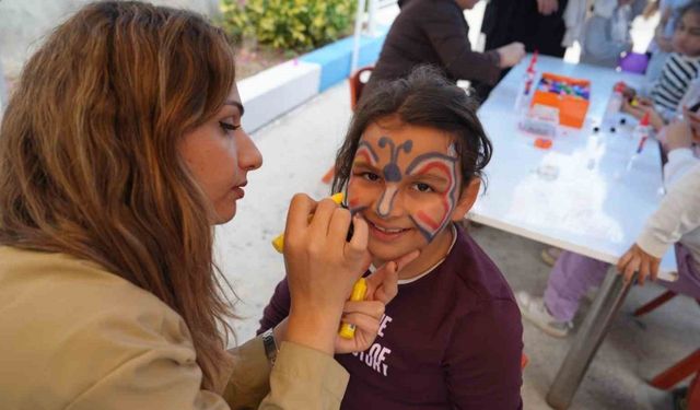 Tarsus'ta Çocuklar Tiyatro ve Atölyelerle Tatilin Keyfini Çıkardı