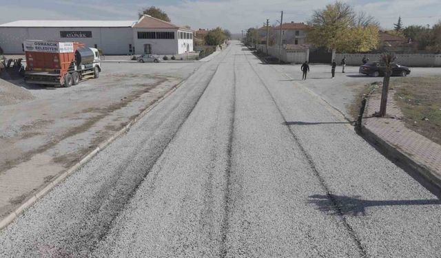 Yollar Asfaltlanıyor, Yılların Kanal Sorunu Çözülüyor