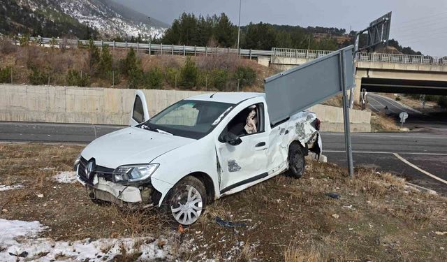 Adana Pozantı'da D-750 Karayolunda Kaza