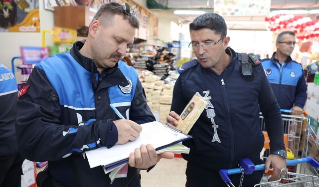 Akdeniz'de Büyük Alışveriş Merkezine Fiyat ve Hijyen Kontrolü